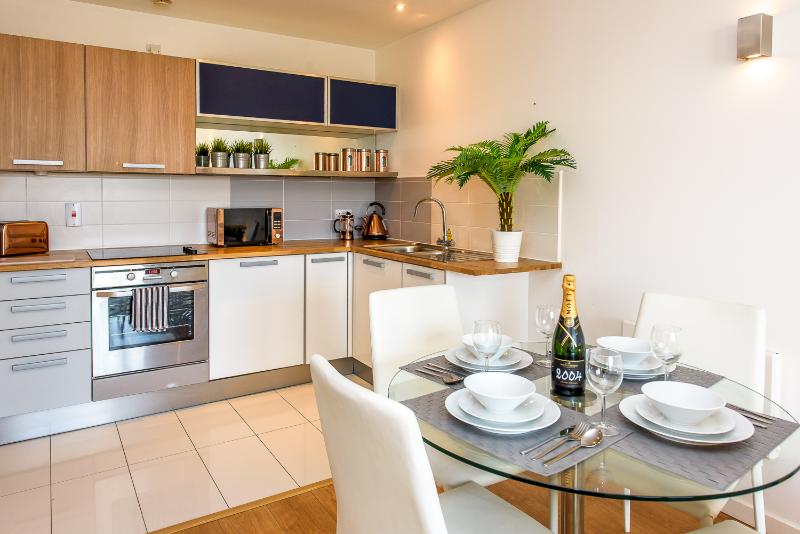 Approved Serviced Apartments Skyline Room