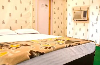 Tide Exotica By Pande Bar & Restaurant Guestroom