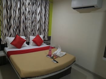 Hotel Relax Residency Guestroom