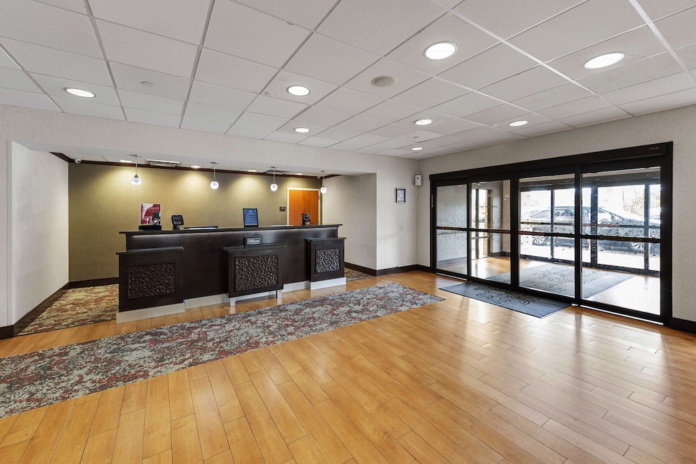Hampton Inn Nanuet - photo 3