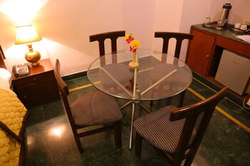 Magsons Resorts In-Room Dining