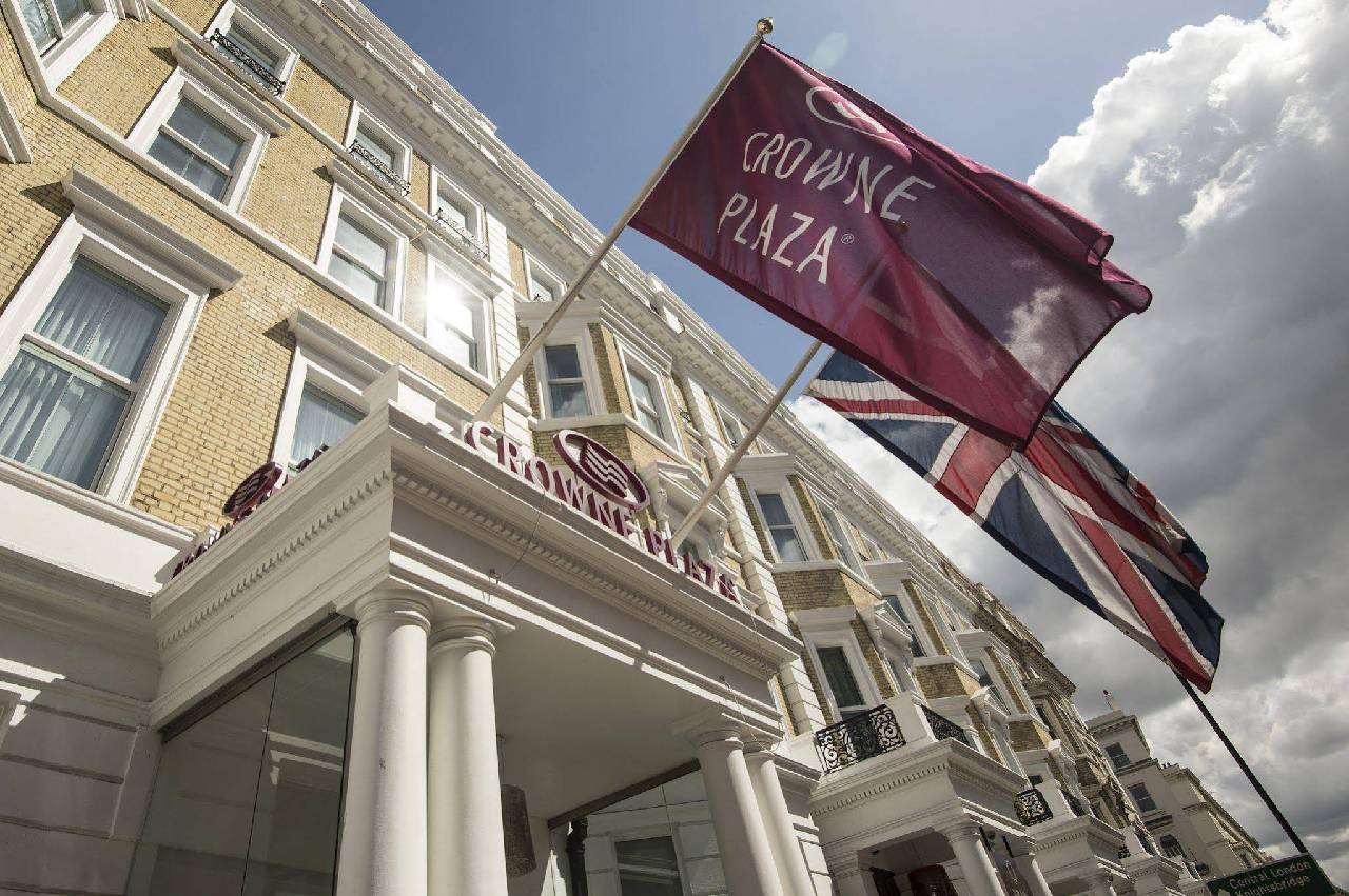 DoubleTree by Hilton London Kensington Reserve Your Hotel, SelfCatering, or Bed and Breakfast