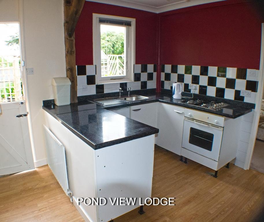 Pond View Lodge 