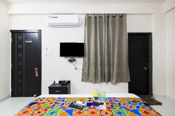 Fabhotel Grand Valley Rajiv Gandhi Circle Guestroom