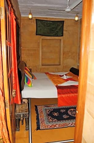 Hotel Pol Haveli 
