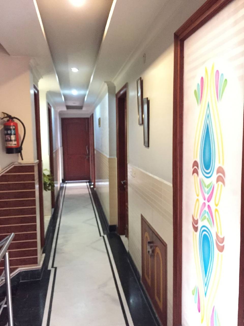 Angel Nri Hotel (آنجل نری هتل) 