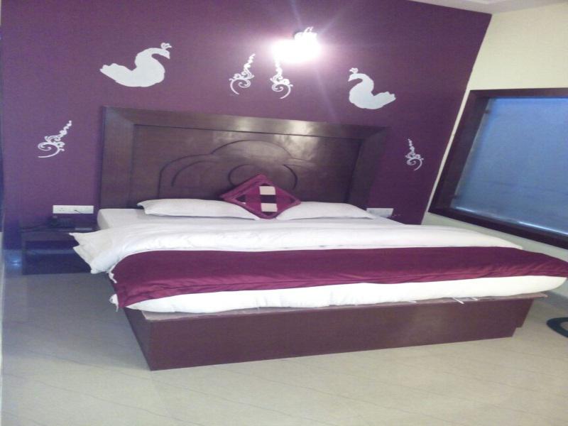 New Park Premium Plaza Hotel 
