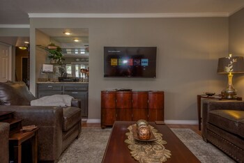 Luxurious 6br 7min To Las Vegas Strip Lobby Sitting Area