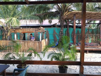 Morjim Coco Palms Resort Property Grounds