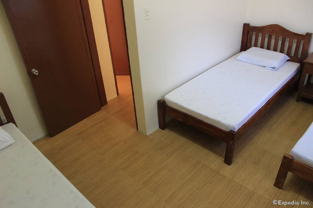 Coron Village Lodge 