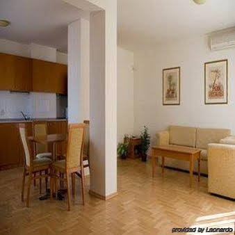 Dunav Apartment House 