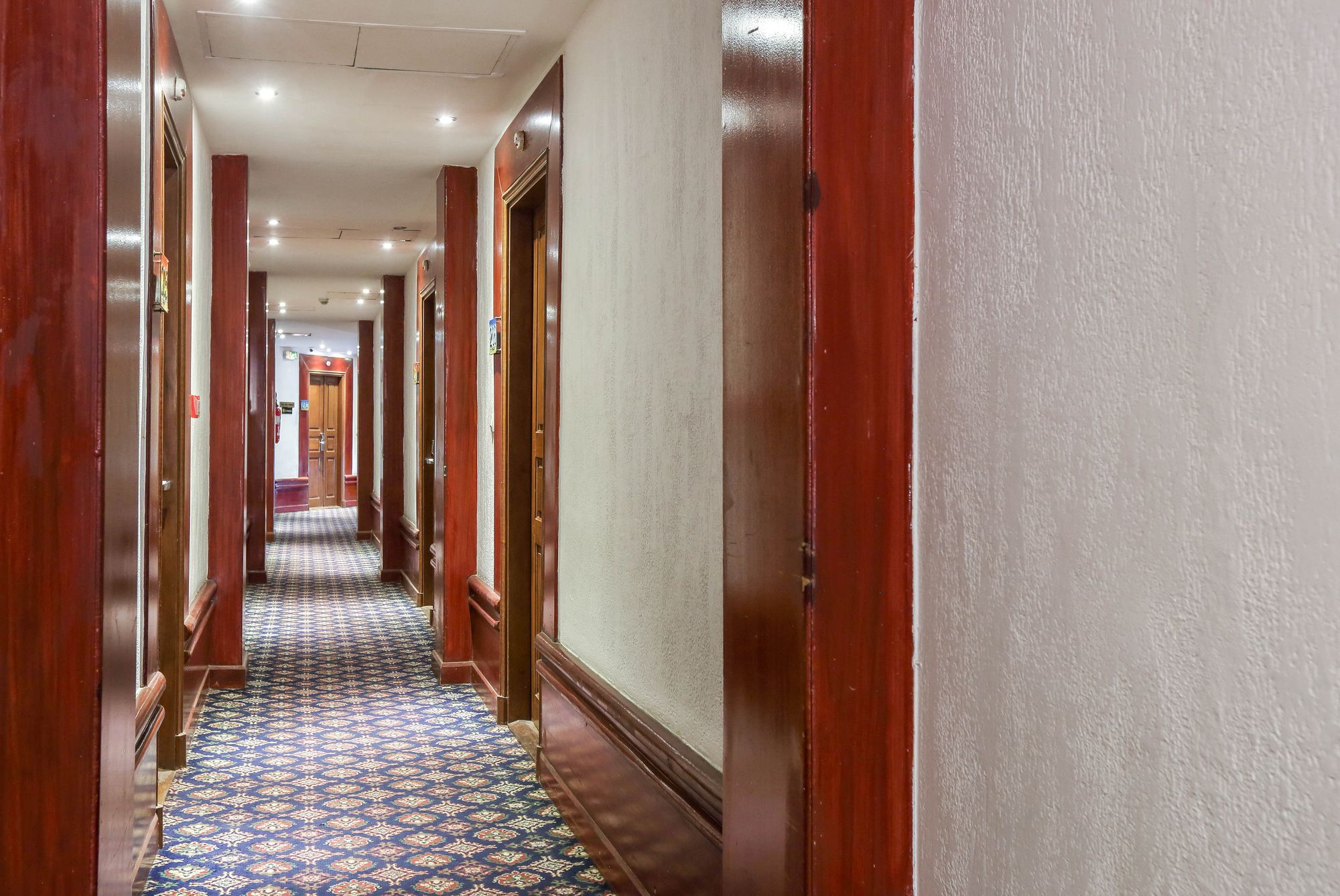 Le Grand Mellis Hôtel & Spa (ل گرند ملیس هôتل و اسپا) 