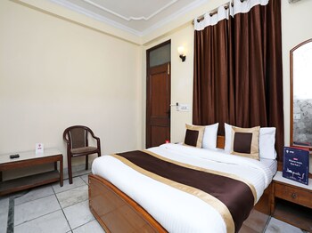 Oyo 9916 Hotel Bhoomik Villas Guestroom