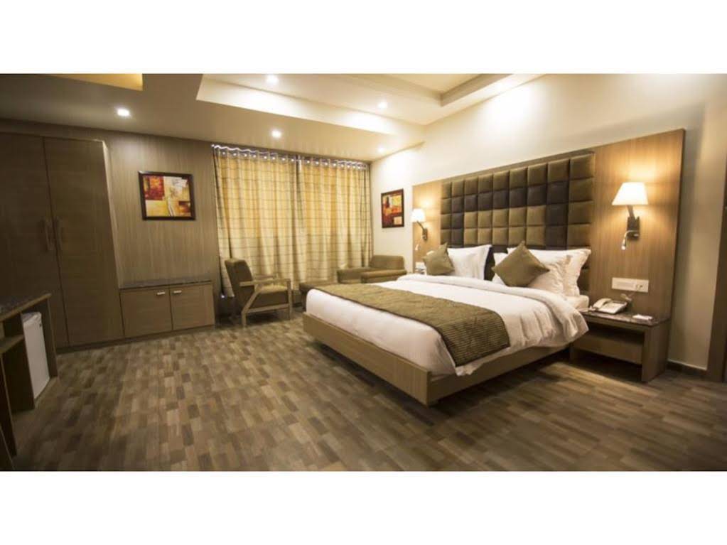 Vista Rooms At Officer Colony 