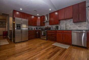 Immaculate 4bed 7min To Vegas Strip In-Room Kitchen