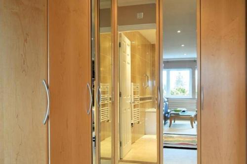 The Gallery ( گالری) 