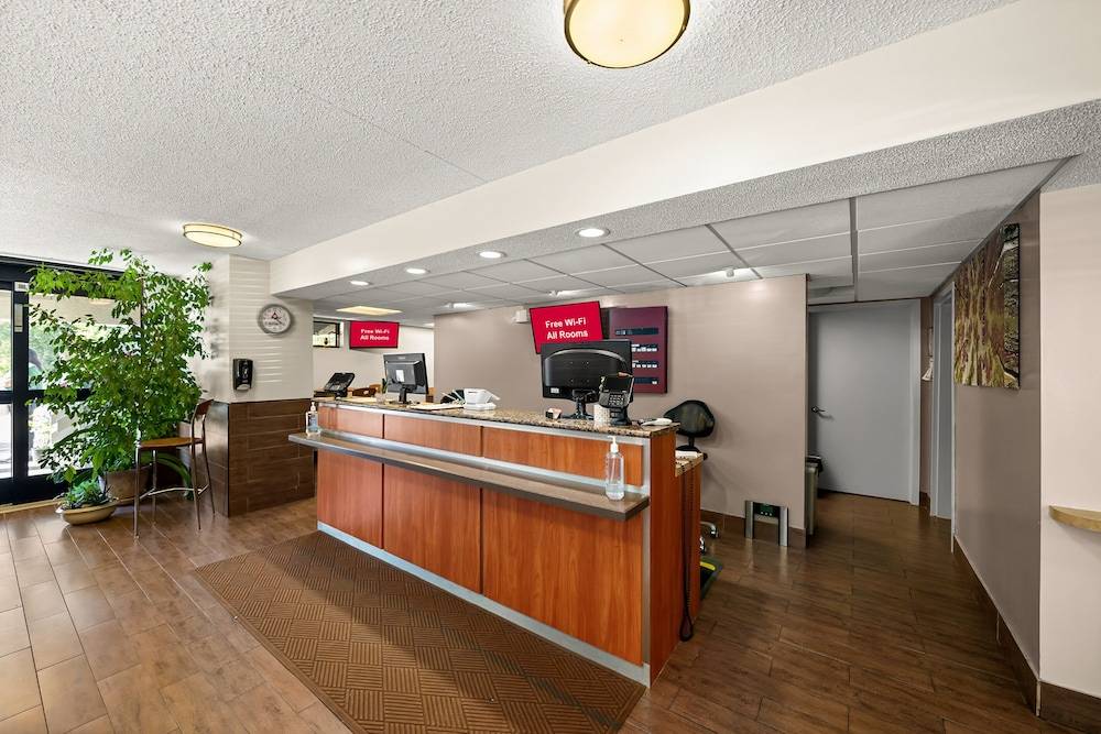 Red Roof Inn Dallas DFW Airport North - photo 4