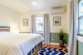 6 Luxurious 6br Seattle Home Guestroom