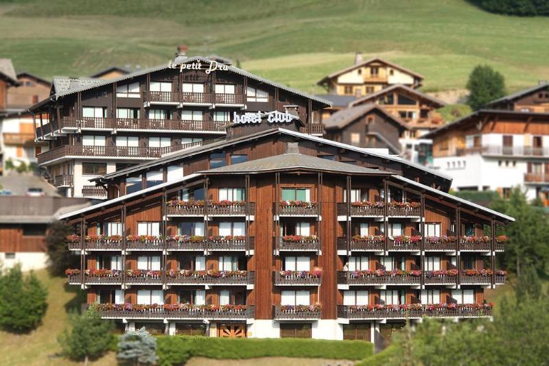 Le Petit Dru General view