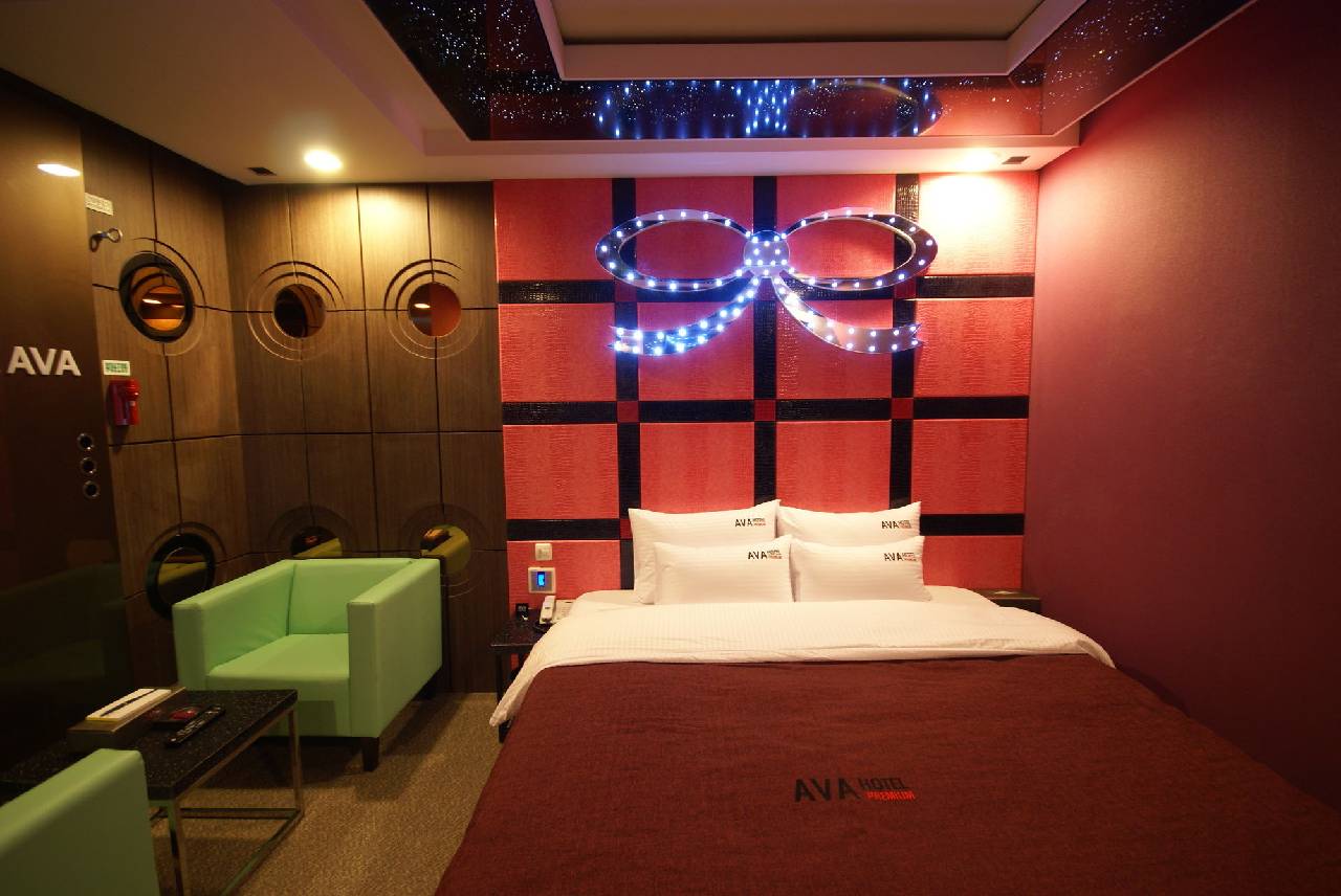 Ava Hotel Changwon (آوا هتل چانگوون) 