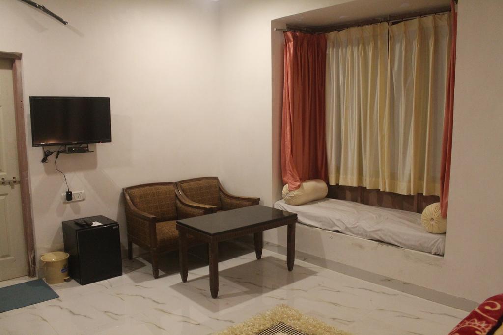 Hotel Rajgarh 