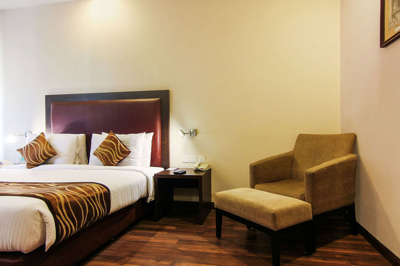 Vibe By The Lalit Traveller Room