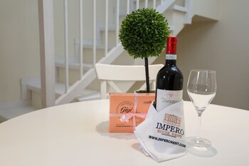 Impero House Rent Antica In-Room Dining