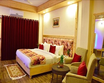 The Dagshai Manor Guestroom