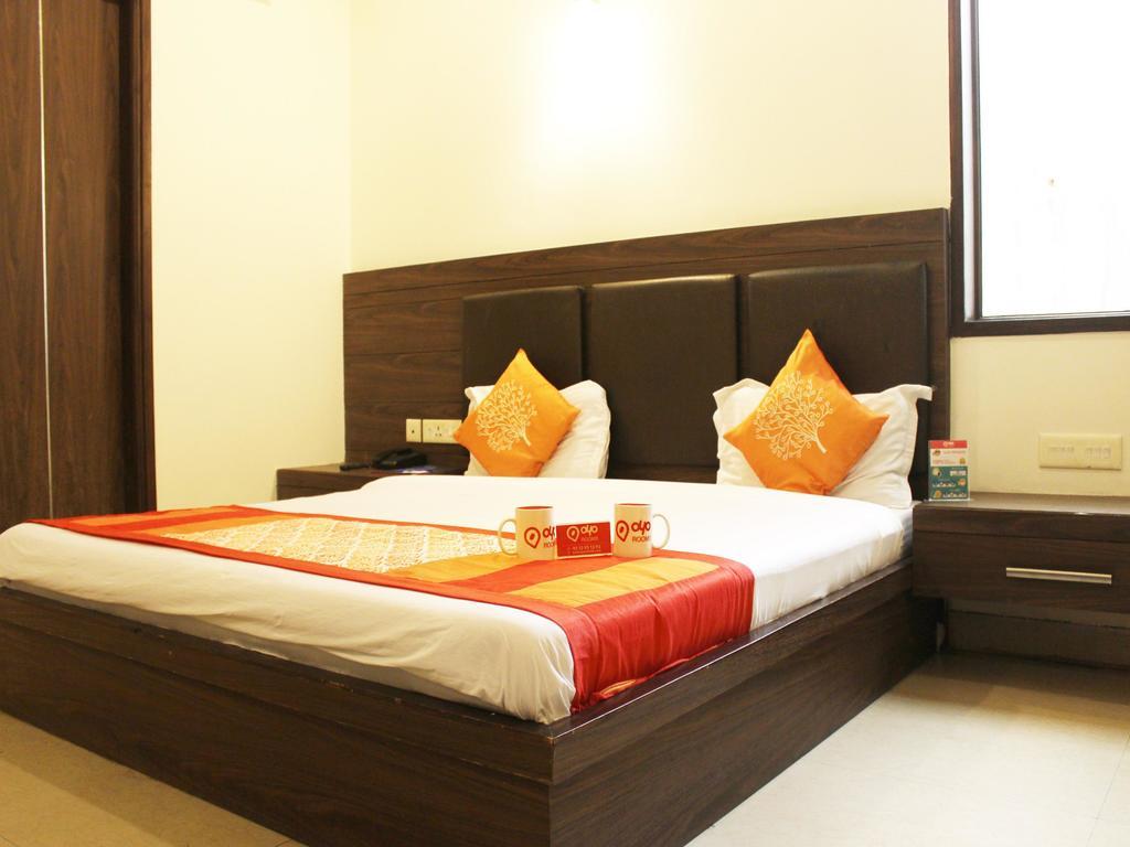 Oyo 1446 Hotel Heera Celebration 