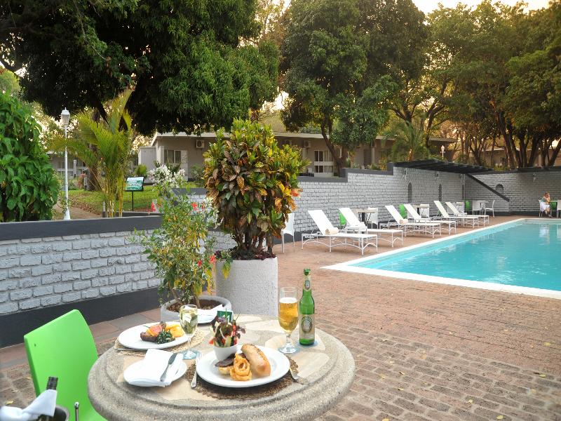 Cresta Sprayview Pool