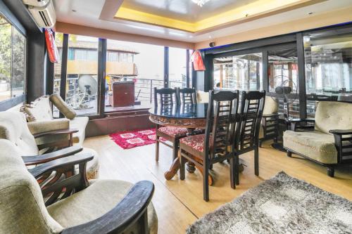 1 Br Houseboat In Alappuzha By Guesthouser 25417 
