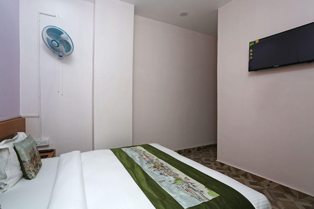 Oyo 9342 R D Green Resort 