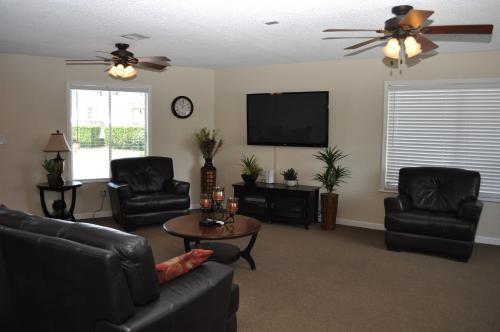 Las Vegas Camping Resort Cabin 6 