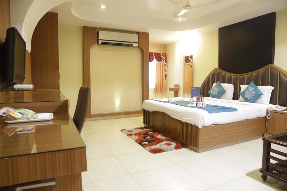 Oyo Rooms Main Road Ranchi Club 