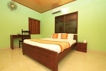 Oyo 8839 Near Vadackal Beach Road Guestroom