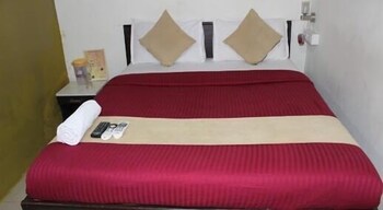 Hotel Saffron Inn Guestroom