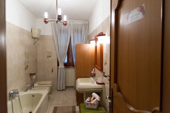 B&b Anxur Bathroom