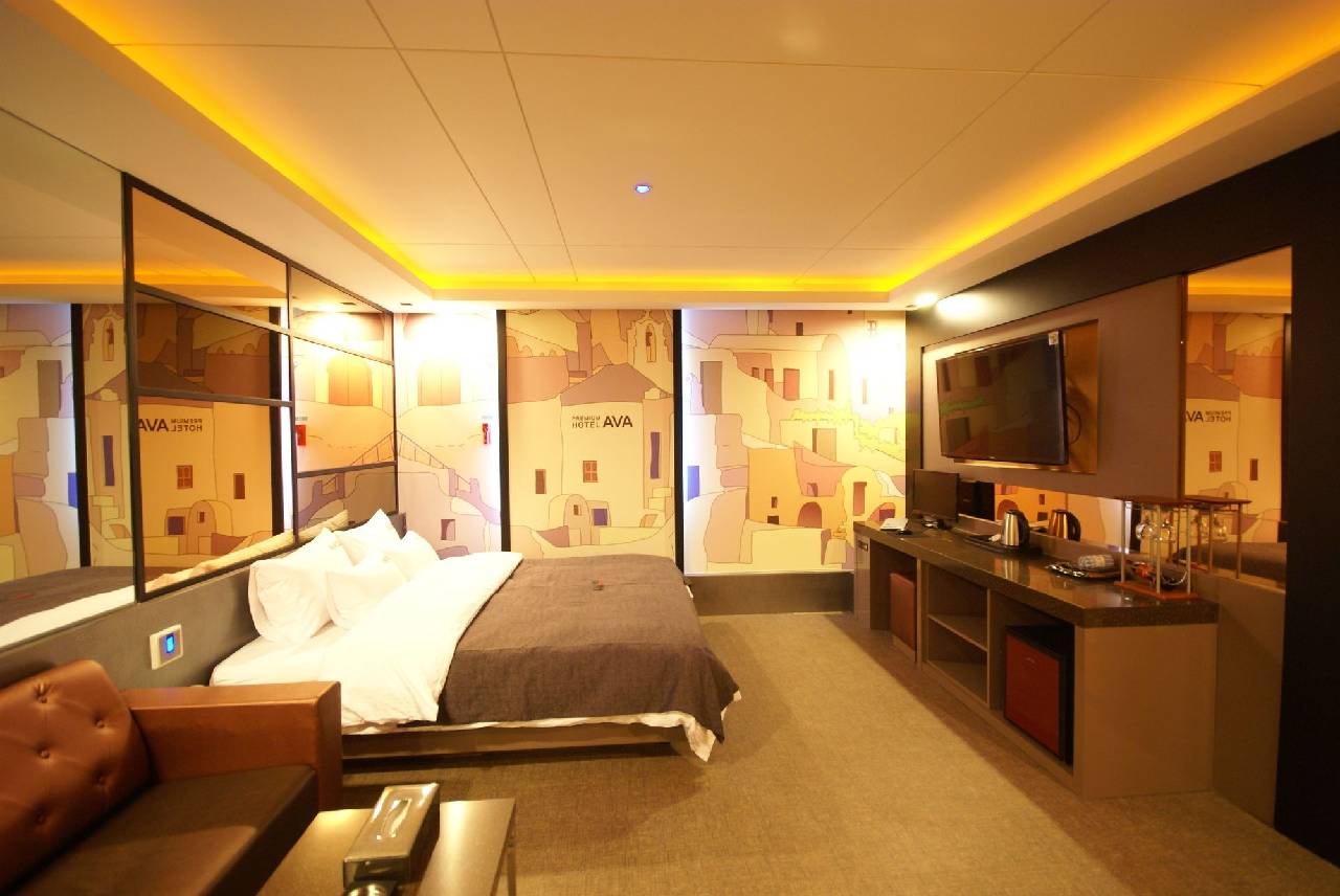 Ava Hotel Changwon (آوا هتل چانگوون) 