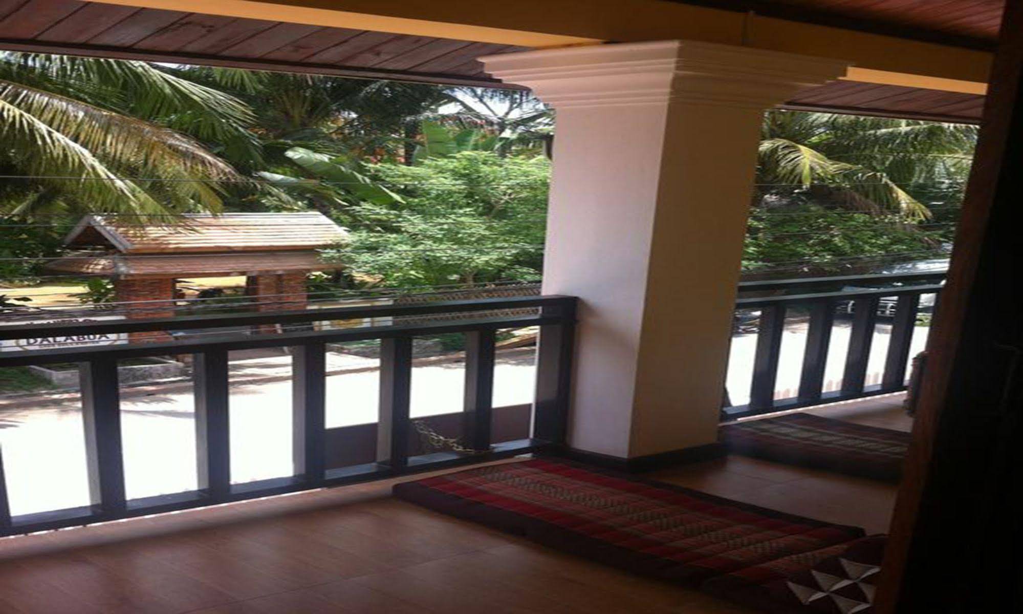 Singharat Guest House 
