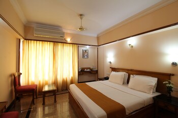 Mayura Residency Guestroom