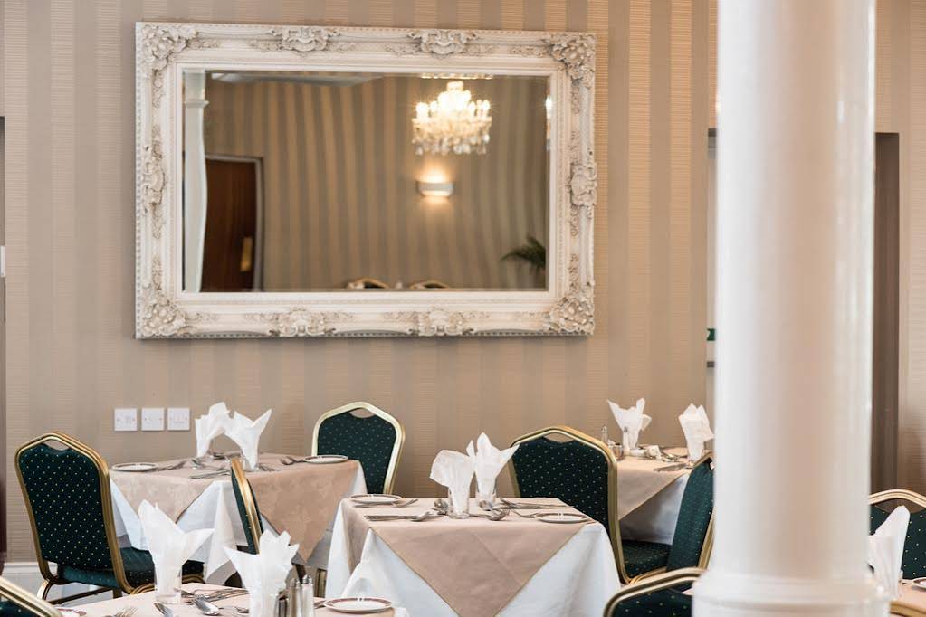 Haddon Hall Hotel (هادون هال هتل) 