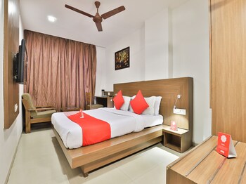 Oyo 9626 Hotel Kalyan Guestroom