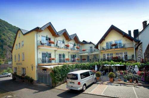 Winzerhotel Und Restaurant Zum Moselstrand 