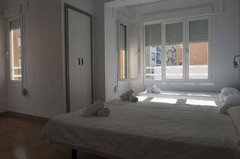 Hostal Y Apartamentos Ripoll 