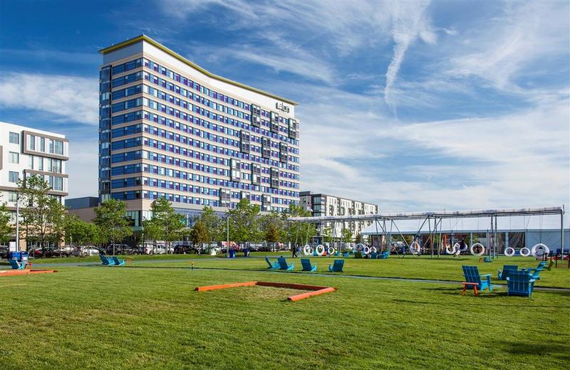 Aloft Boston Seaport District General view