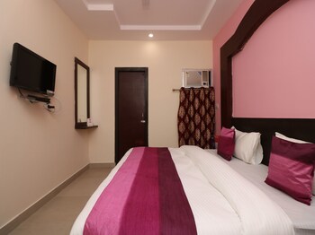 Oyo 9844 Hotel Hill View Guestroom