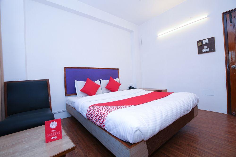 Oyo 10606 Hotel Shriradha Civic Centre 