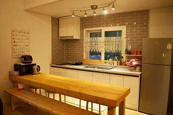 Seogwipo Seongsan Evergreen Pension In-Room Kitchen